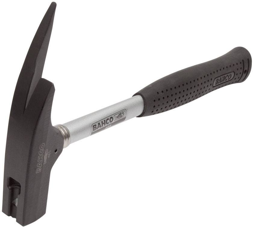 En svart och silver snickarhammare med ergonomiskt handtag, lämplig för bygg- och renoveringsarbeten.