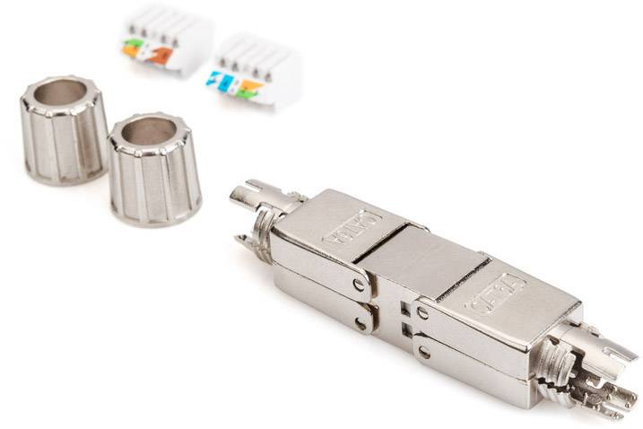 Kontakter och två metalllock för nätverkskablage. I bakgrunden två kabelhållare med färgkodade trådar.
