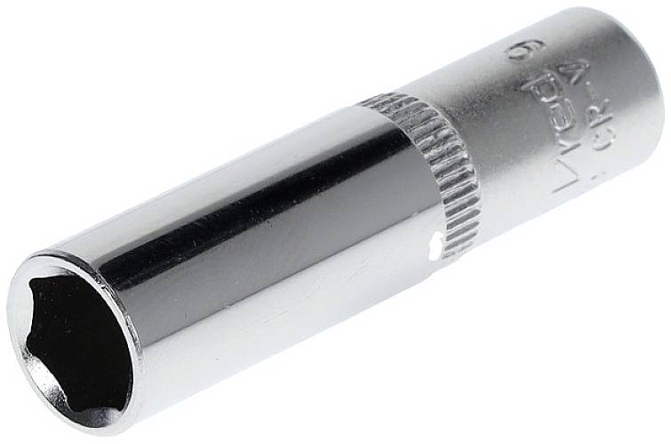 En silverfärgad sexkantad hylsnyckel för åtdragning av skruvar eller muttrar. Storleken är ingraverad på sidan.