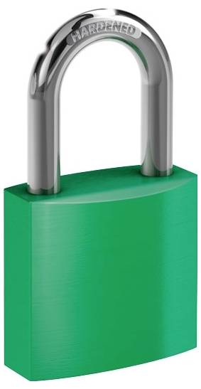 Grönt hänglås med silverfärgat bygel, märkt med 'Hardened', symboliserar säkerhet och skydd.