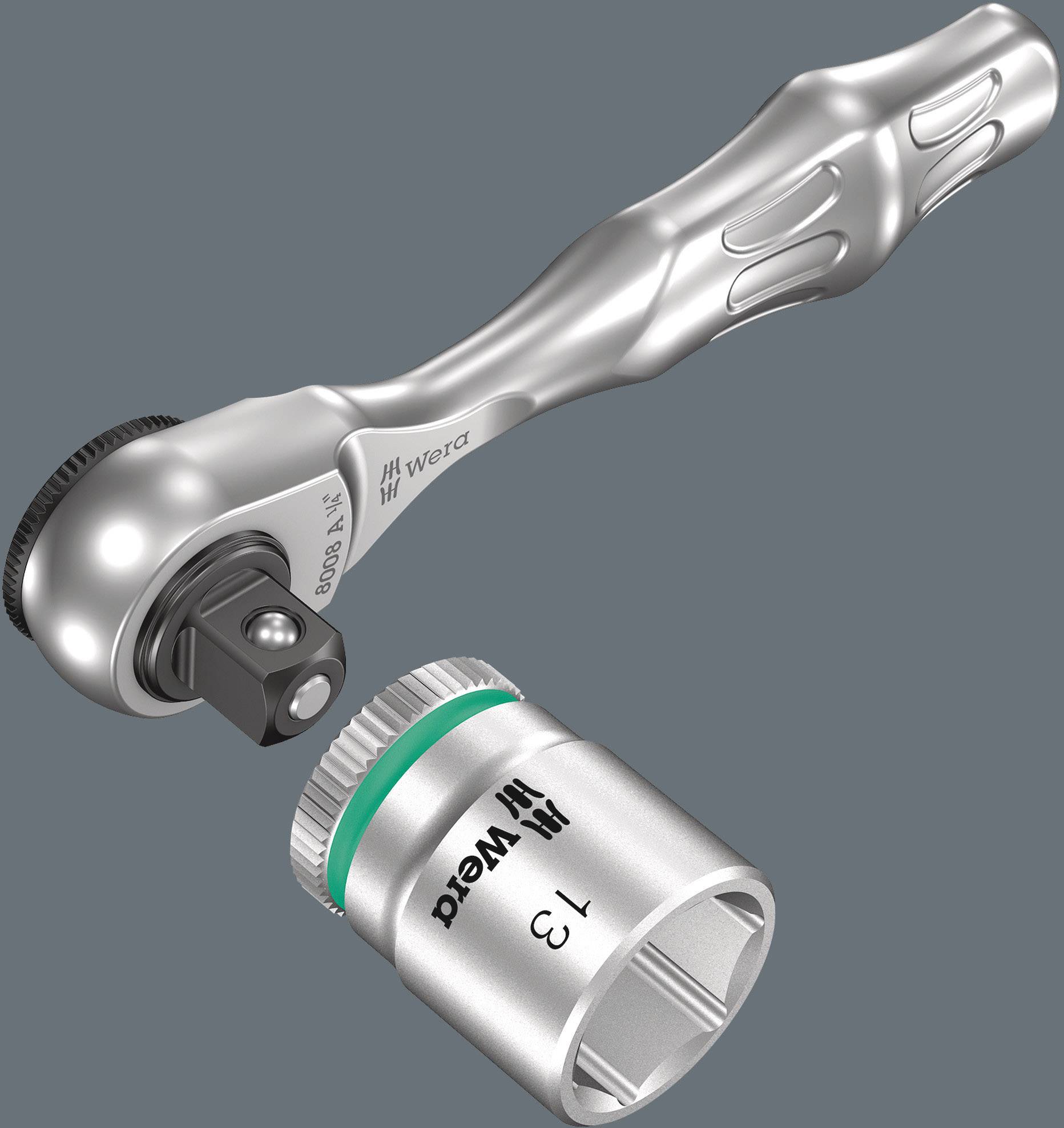 Skiftnyckel med ergonomiskt handtag och metallyta, bredvid en 13 mm sexkantshylsa med grön markering och Wera-logotyp.