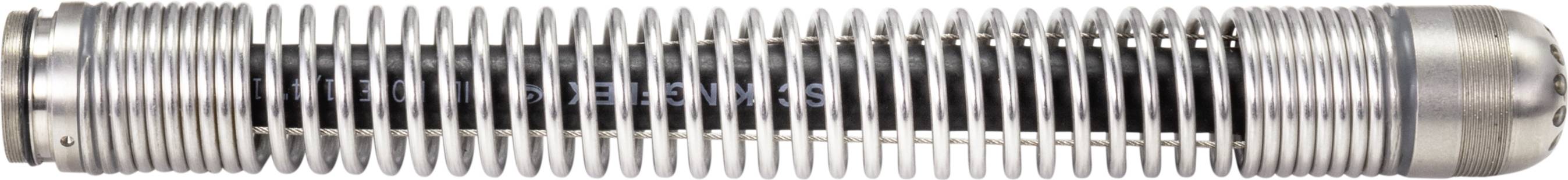Ett långt, silverfärgat metallrör med räfflor längs hela omkretsen. Det skulle kunna vara en teknisk komponent eller en del av en apparat.