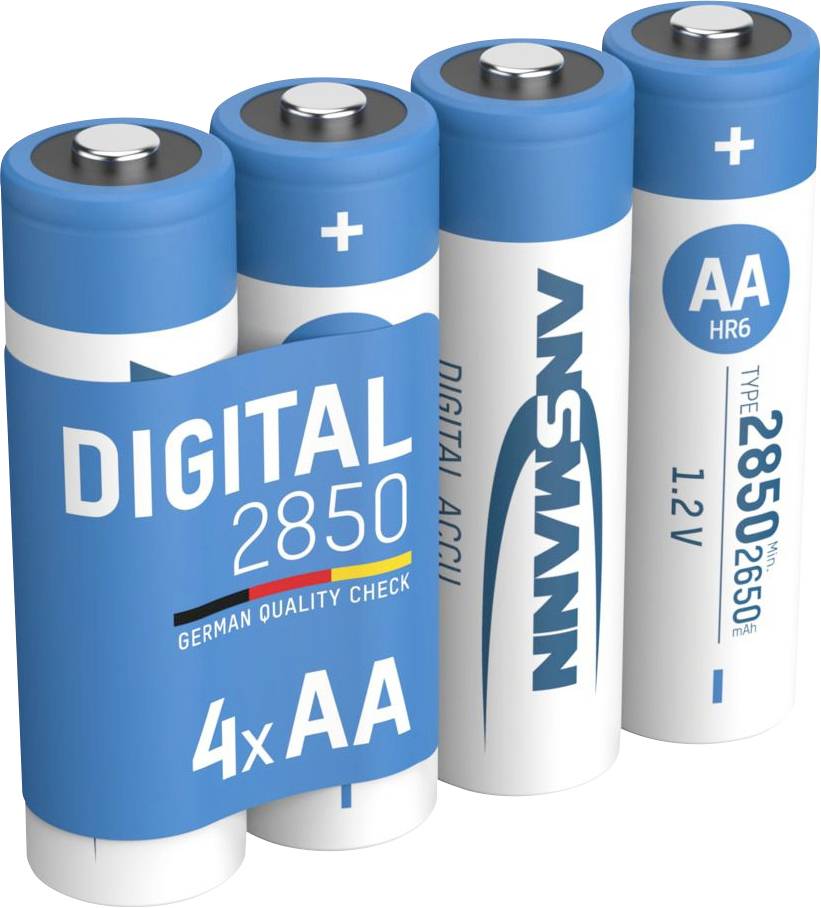 Fyra blå och vita AA-batterier märkta 'Digital 2850' med en 'Tysk Kvalitetskontroll'-skylt, uppställda lodrätt på rad.