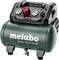En grön kompressor av märket 'Metabo', modell 'Basic 160-6 W OF', med två manometrar och ett rött reglerventil på ovansidan.