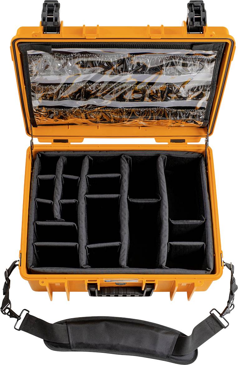 Orange skyddsväska med svart, vadderad inneryta, indelad i flera fack. Lock med transparent fack. Svart axelrem.