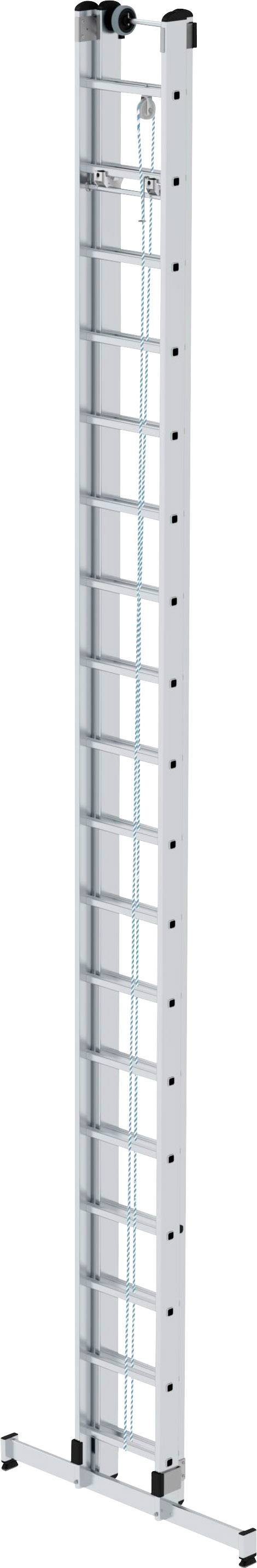 En silver teleskopstege med flera steg står vertikalt upprätt.