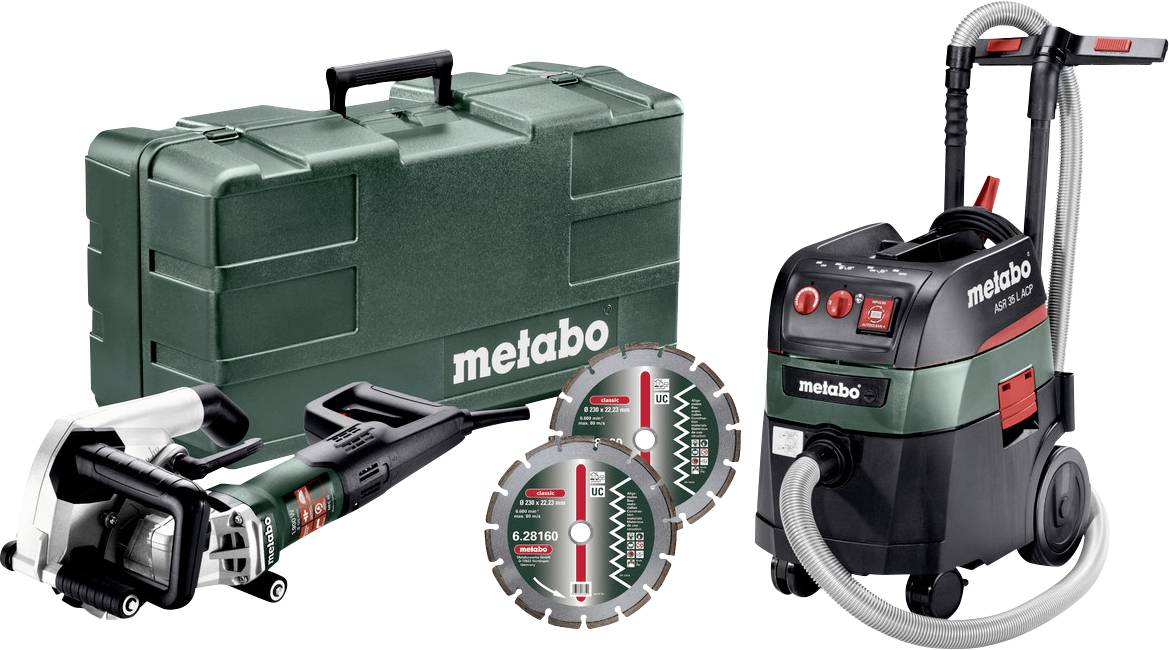 Metabo-verktygssats med grön bärväska, handhållen såg, två cirkulära sågblad och en hjälad dammsugare med extraktor.