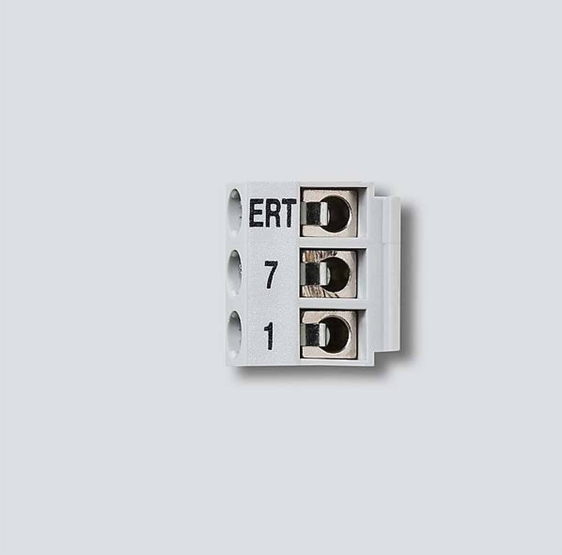 En trepolig kontakt med märkningarna 'ERT', '7' och '1' på en ljus bakgrund.
