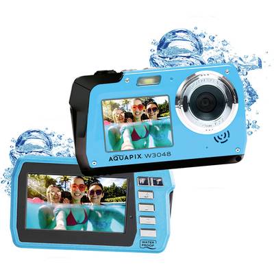 Vattentät digitalkamera Aquapix W3048, blå, med dubbel display. Lämplig för bilder under vatten, visar glada personer på stranden.