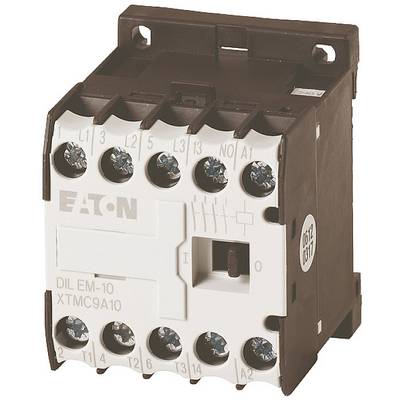 En elektrisk kontaktor med skruvanslutningar, modell 'EATON DIL EM-10', för styrning av elektriska laster i industriella tillämpningar.