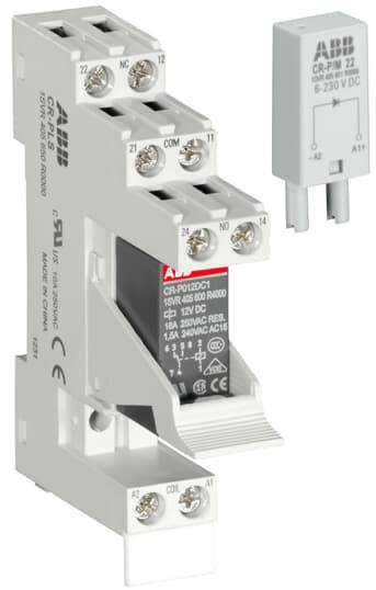 Ett elektriskt reläer från ABB med anslutningsklämmor, lämpligt för växel- och likströmsapplikationer upp till 250V DC.