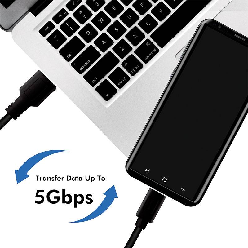 En smarttelefon ansluts med ett USB-kabel till en bärbar dator. Text i bilden: 'Överför data upp till 5 Gbps', vilket indikerar snabb dataöverföring.