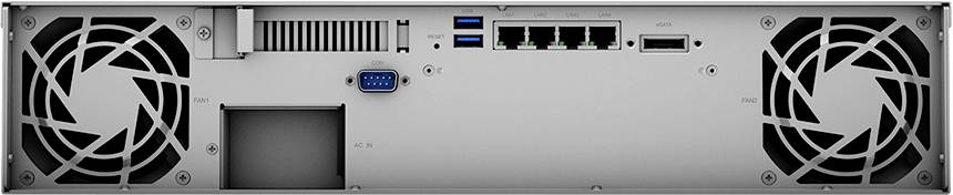 Baksidan av en elektronisk enhet med ventilationsöppningar, flera USB-portar, Ethernet-portar och en seriell port.