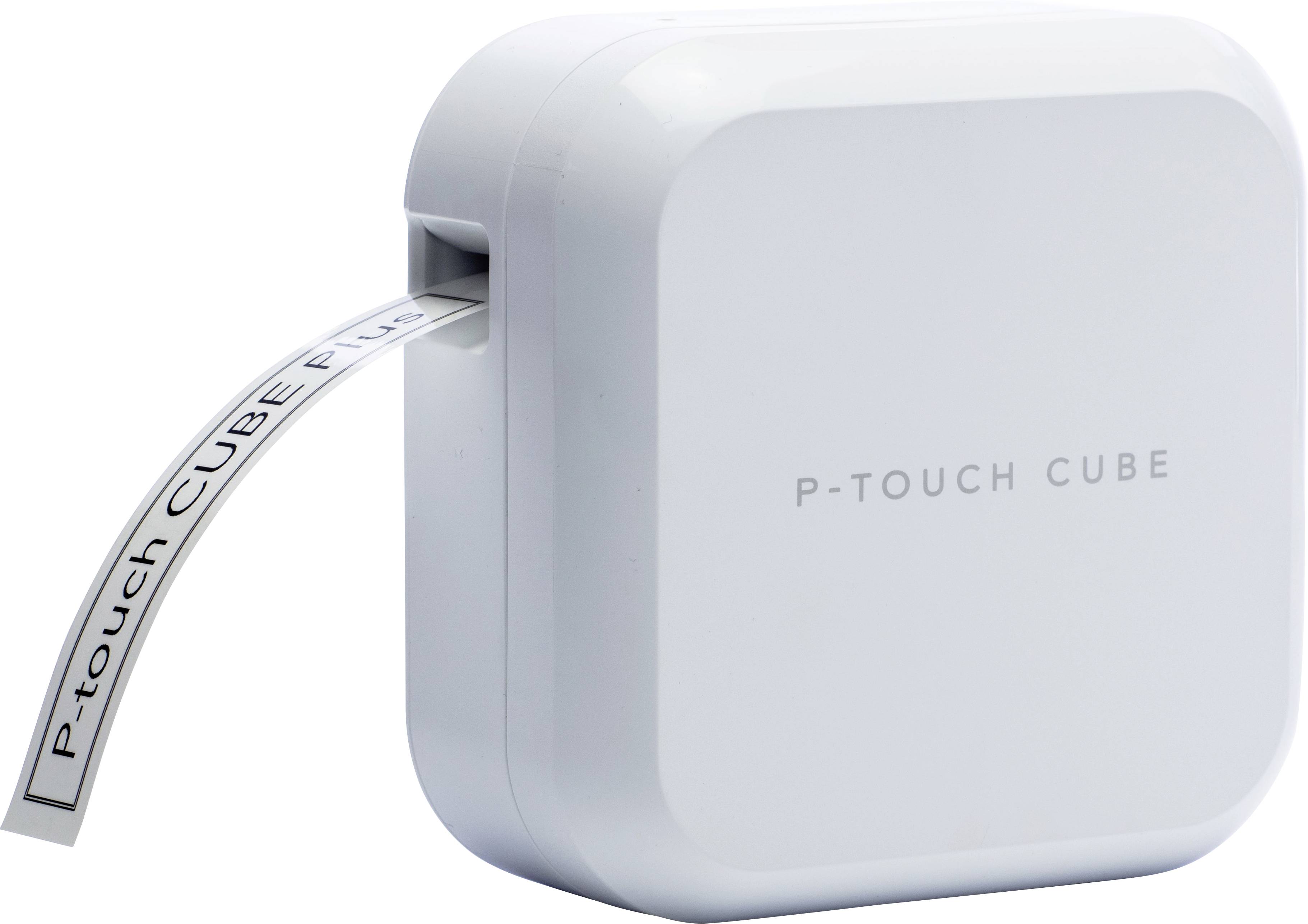 En vit P-touch Cube-etikettskrivare matar ut en utskriven etikett med texten 'P-touch CUBE Plus'.
