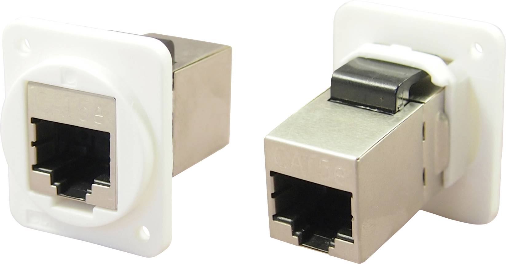 Två RJ45-nätverksanslutningar på vit bakgrund. Den ena visar framsidan med kontaktöppningen, den andra baksidan med metallhöljet.