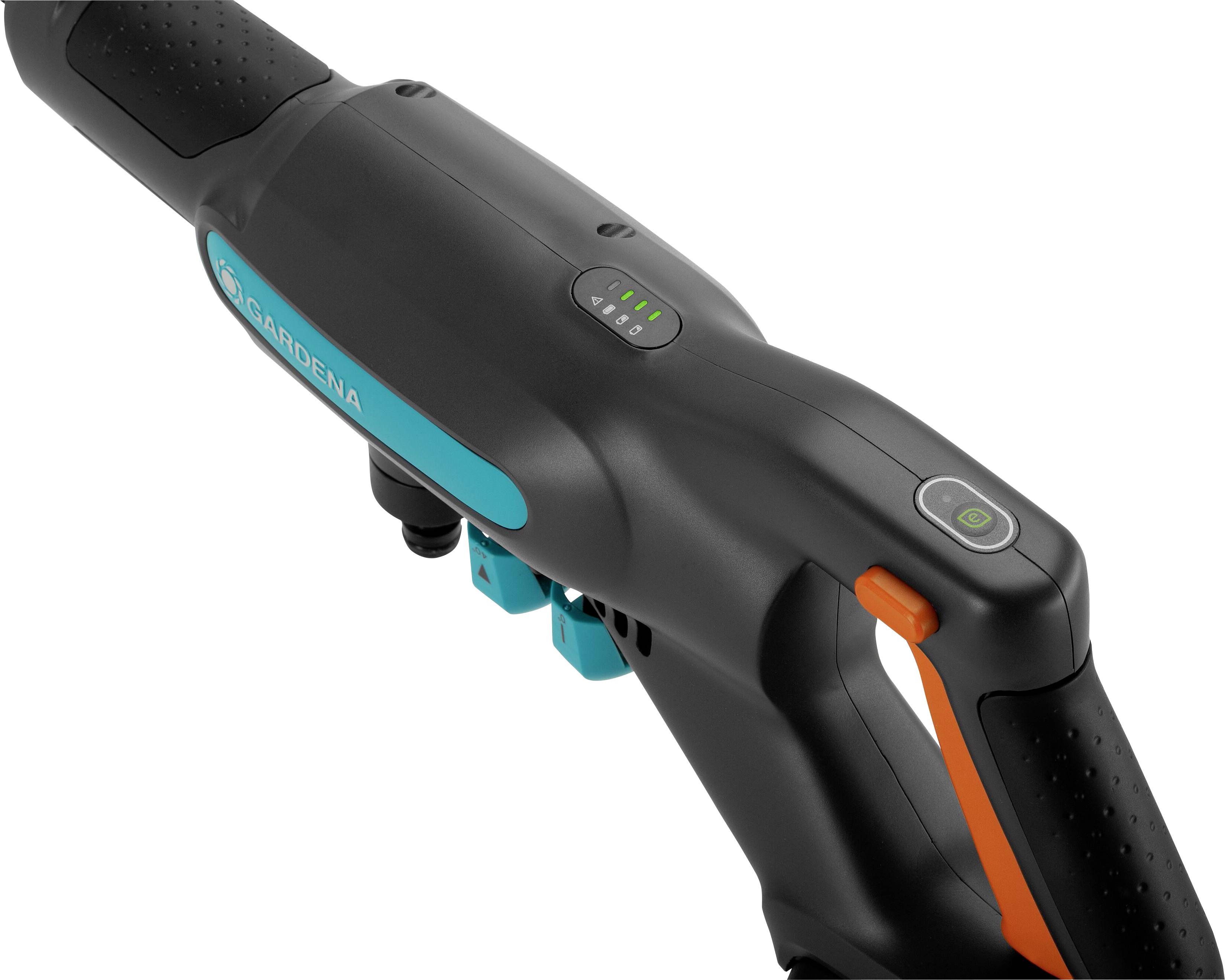 Batteridrivet verktyg med ergonomiskt handtag och LED-indikator för batteristatus, märkt med en Gardena-logotyp i turkos och svart.