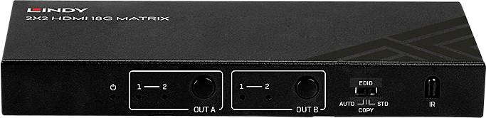 Svart 2x2 HDMI-matris från Lindy med anslutningar för 'OUT A' och 'OUT B', skjutomkopplare för 'EDID' och IR-mottagare.