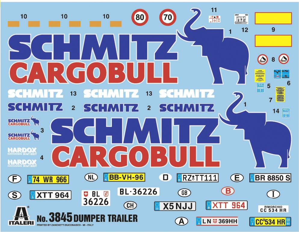 'Schmitz Cargobull'-logotyp, dekaler med olika registreringsskyltar, elefantbilder och klistermärken för modelltrailerbyggen.