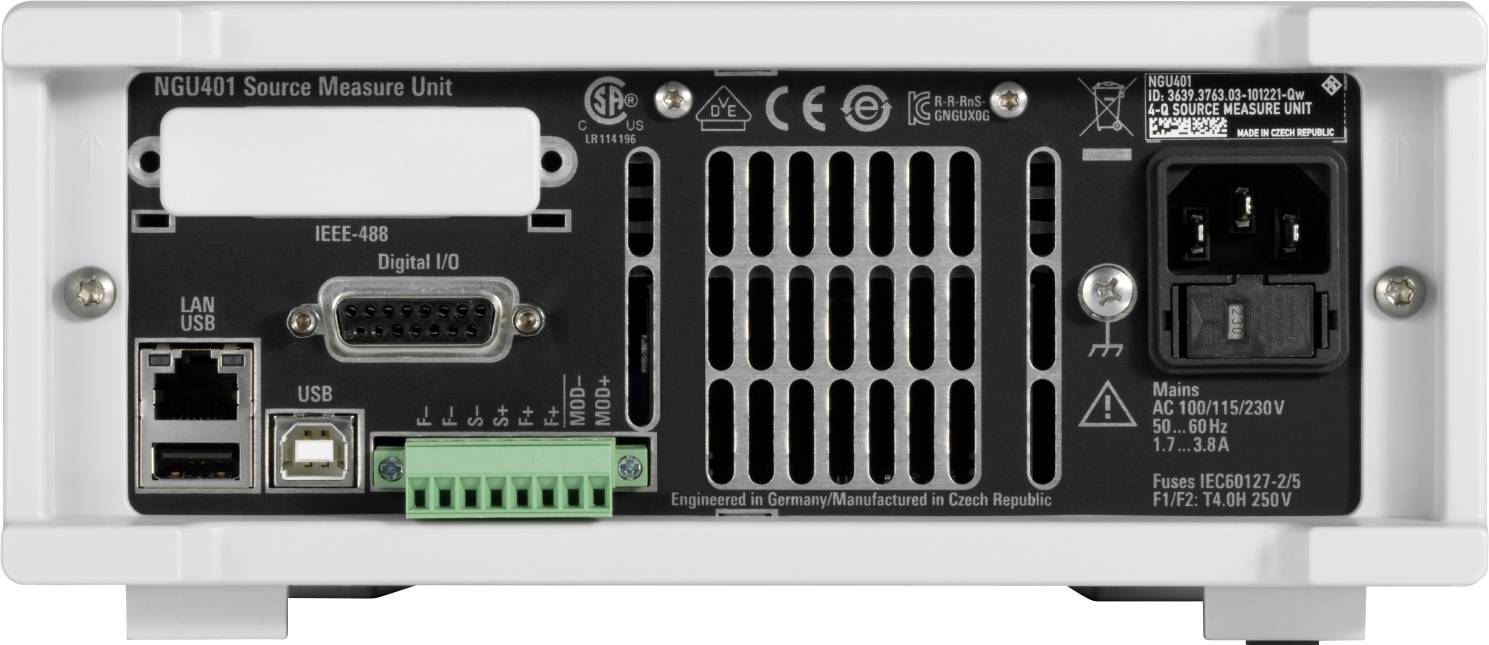 Bakifrån vy av ett mätinstrument med olika anslutningar: IEEE-488, LAN, USB, Digital I/O, strömuttag.