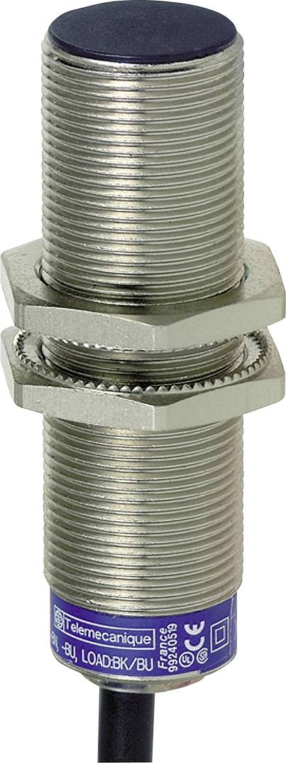 En cylindrisk induktiv närhetssensor med metallgängad skruv och kabelanslutning, avsedd för detektering av metalliska objekt.