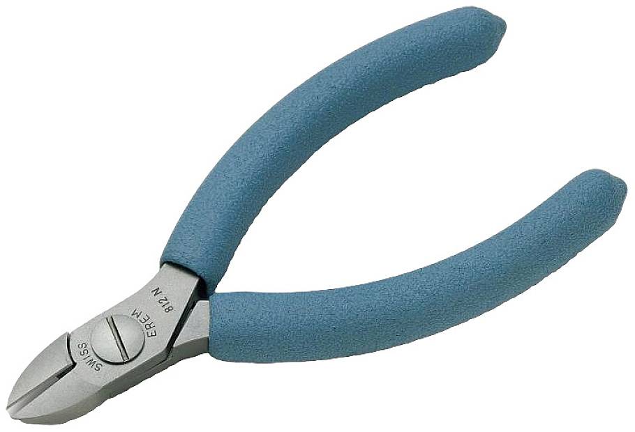 En blå avbitartång med ergonomiska handtag på vit bakgrund. Perfekt för att klippa trådar och tunna material.