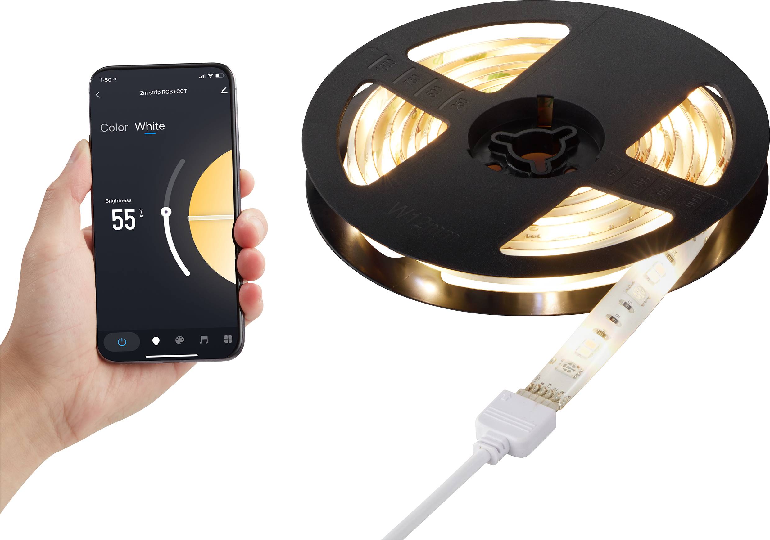 En hand håller en smartphone med en öppen app som styr en LED-ljusslinga. På skärmen visas 'Färg Vit', ljusstyrka 55%.