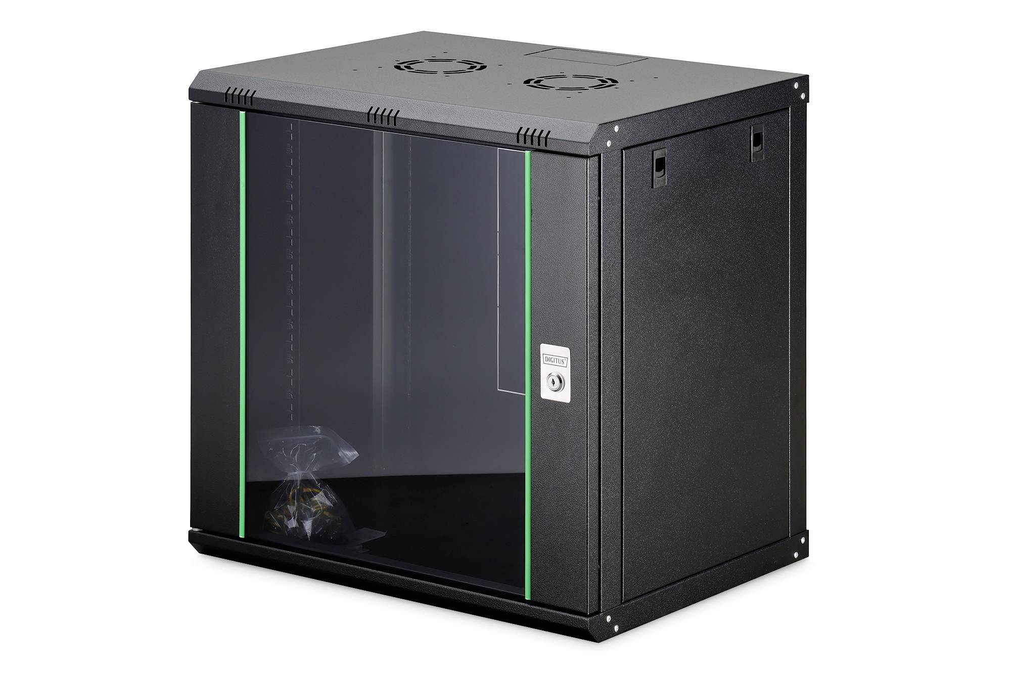 Liten svart serverrack med en glasfront, prydd med vertikala gröna ränder, placerad på en vit bakgrund.