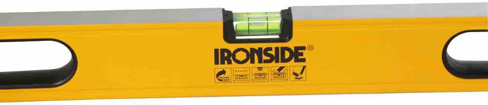 En gul vattenpass med varumärket 'IRONSIDE' i mitten, visar en horisontell nivå.