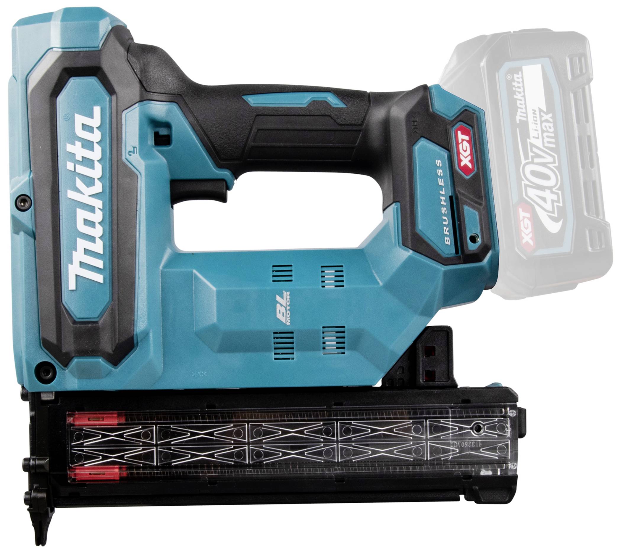 En sladdlös Makita-spikpistol som håller en spikremsa. Makitas blå logotyp till vänster, batterifacket till höger som tar en 40V-batteri.