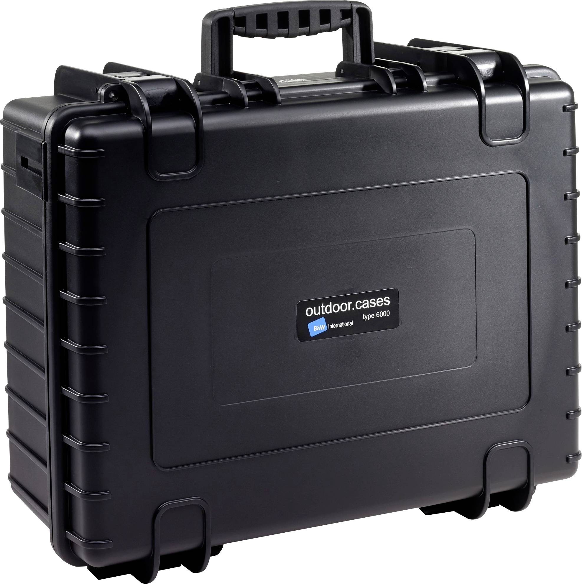 Svart, robust resväska för utomhusbruk med handtag och inskription 'outdoor.cases'. Perfekt för säker transport av ömtålig utrustning.