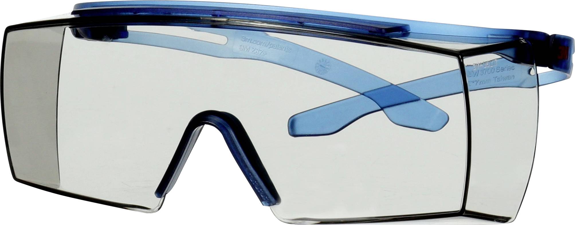 Skyddsglasögon med blå ram och klara glas; används för att skydda ögonen vid arbete med potentiellt farliga material.
