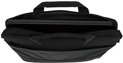Svart laptopväska med dragkedja, lätt öppnad, visar laptopfacket. Lämplig för transport och skydd av en bärbar dator.