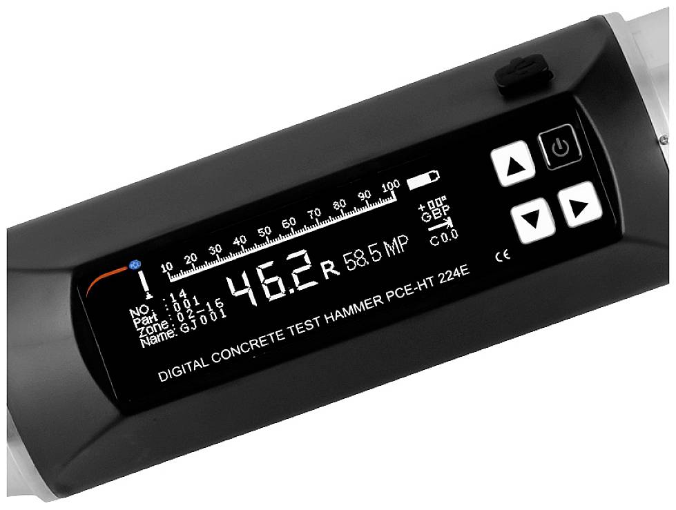 Digital betongprovningshammer visar mätvärde: 46,2 R eller 58,5 MP. Display med manöverknappar.