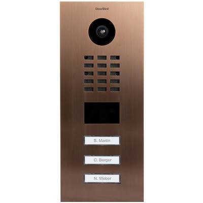 Dörrklingpanel med videokamera och tre namnskyltar märkta 'S. Martin', 'C. Berger', 'N. Weber'.