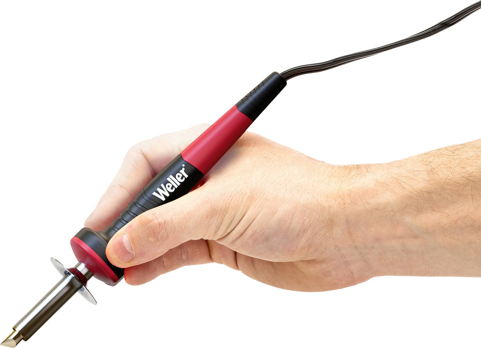 En hand håller en röd och svart lödkolv med varumärket 'Weller'.