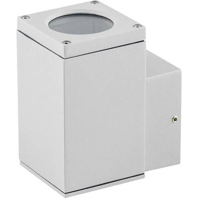 En silvermetall väggmonterad utomhuslampa med en cirkulär glaskupol på toppen och en rektangulär kropp.