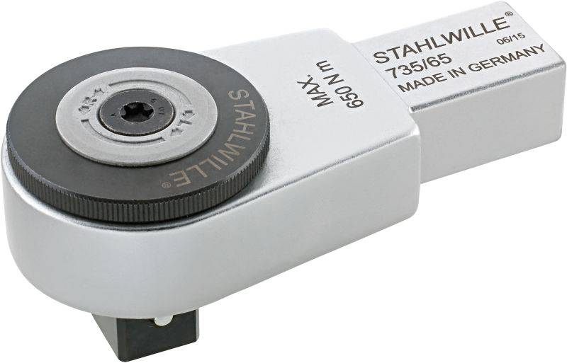 En silverfärgad Stahlwille momentnyckel, modell 735/65, med märkningen 'Made in Germany', lämplig för professionella användningsområden.