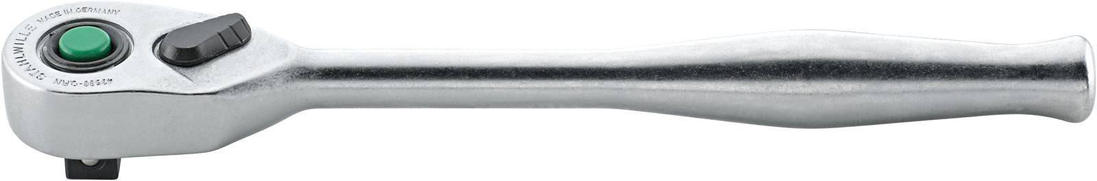 Skiftnyckel i metall med omkopplingsbart växelläge och ergonomiskt handtag, lämplig för att vrida skruvar och muttrar.