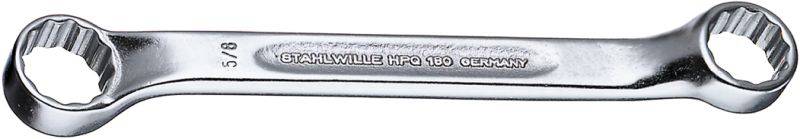 En silverfärgad dubbel ringnyckeln av metall med inskrifterna '5/8' och 'STAHLWILLE HPQ 15G GERMANY'.