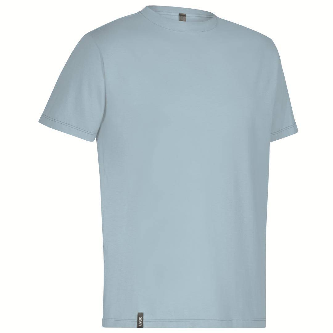 Ljusblå T-shirt med korta ärmar, enkelt design utan tryck, liten etikett nedtill vid kanten.