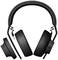 Svarta over-ear-hörlurar med borttagna öronkuddar, där 3,5-mm-kontakten är synlig, framför en vit bakgrund.