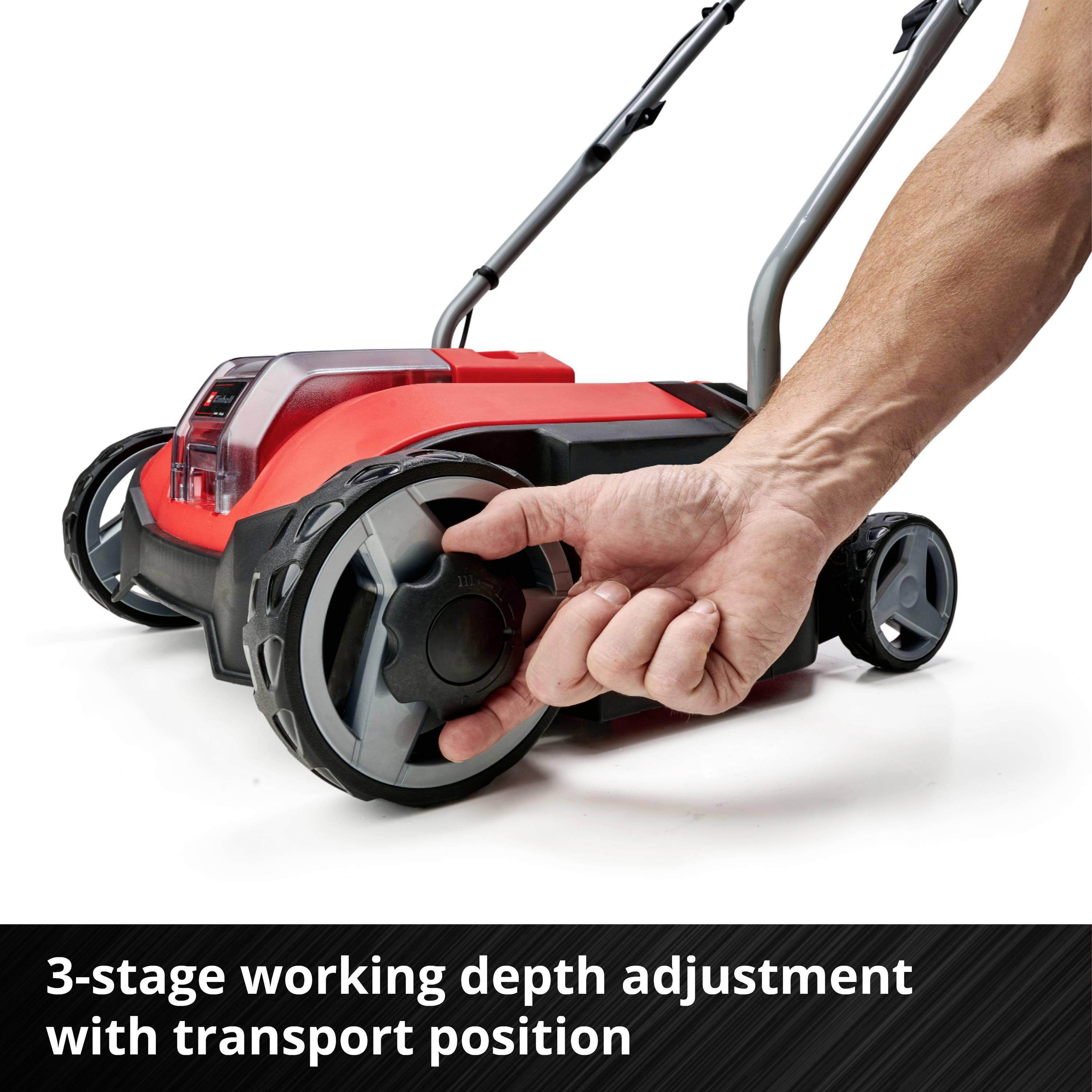 En gräsklippare visas av en hand. Text på bilden: 'Trestegig arbetsdjupsinställning med transportläge'.