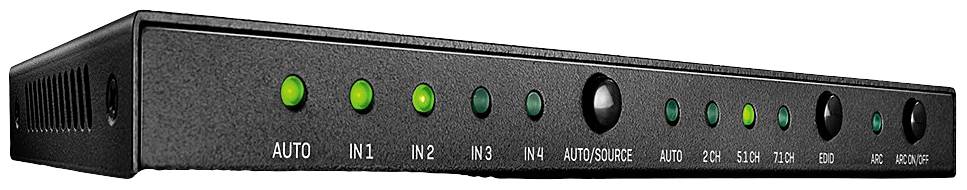 En svart AV-switch med gröna LED-indikatorer och knappar för 'AUTO', 'IN1', 'IN2', 'IN3', 'IN4', 'AUTO/KÄLLA'.