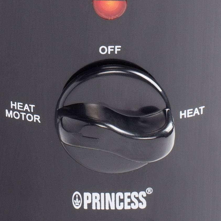 Strömbrytare på en enhet med texterna 'AV', 'VÄRME MOTOR', 'VÄRME'. Röd kontrolllampa ovanför. Märket 'PRINCESS' nedanför.