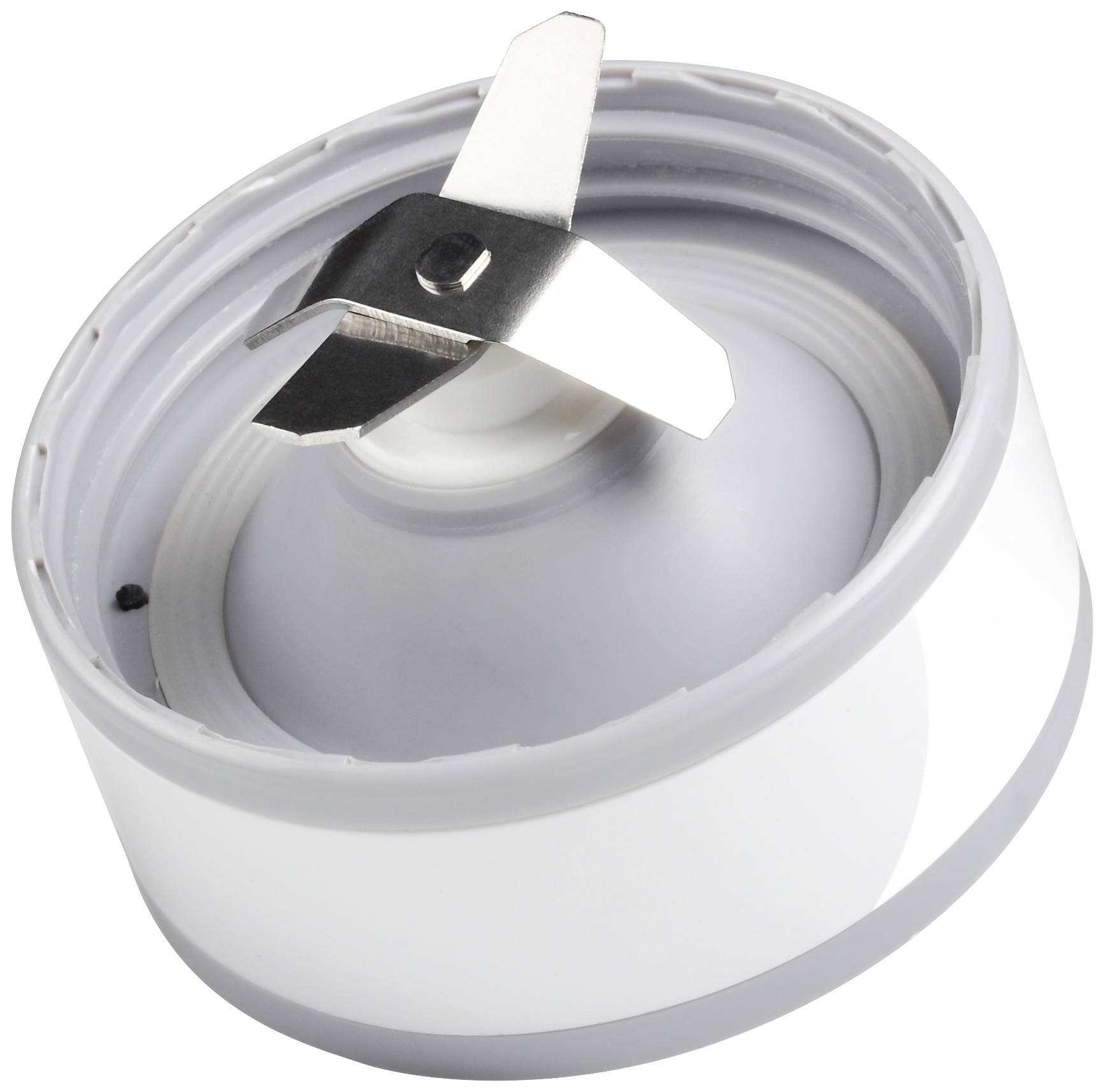 Ett mixertillsats med vassa, korsformade blad. Bladen är gjorda av metall och sitter i ett runt, vitt plastfodral.