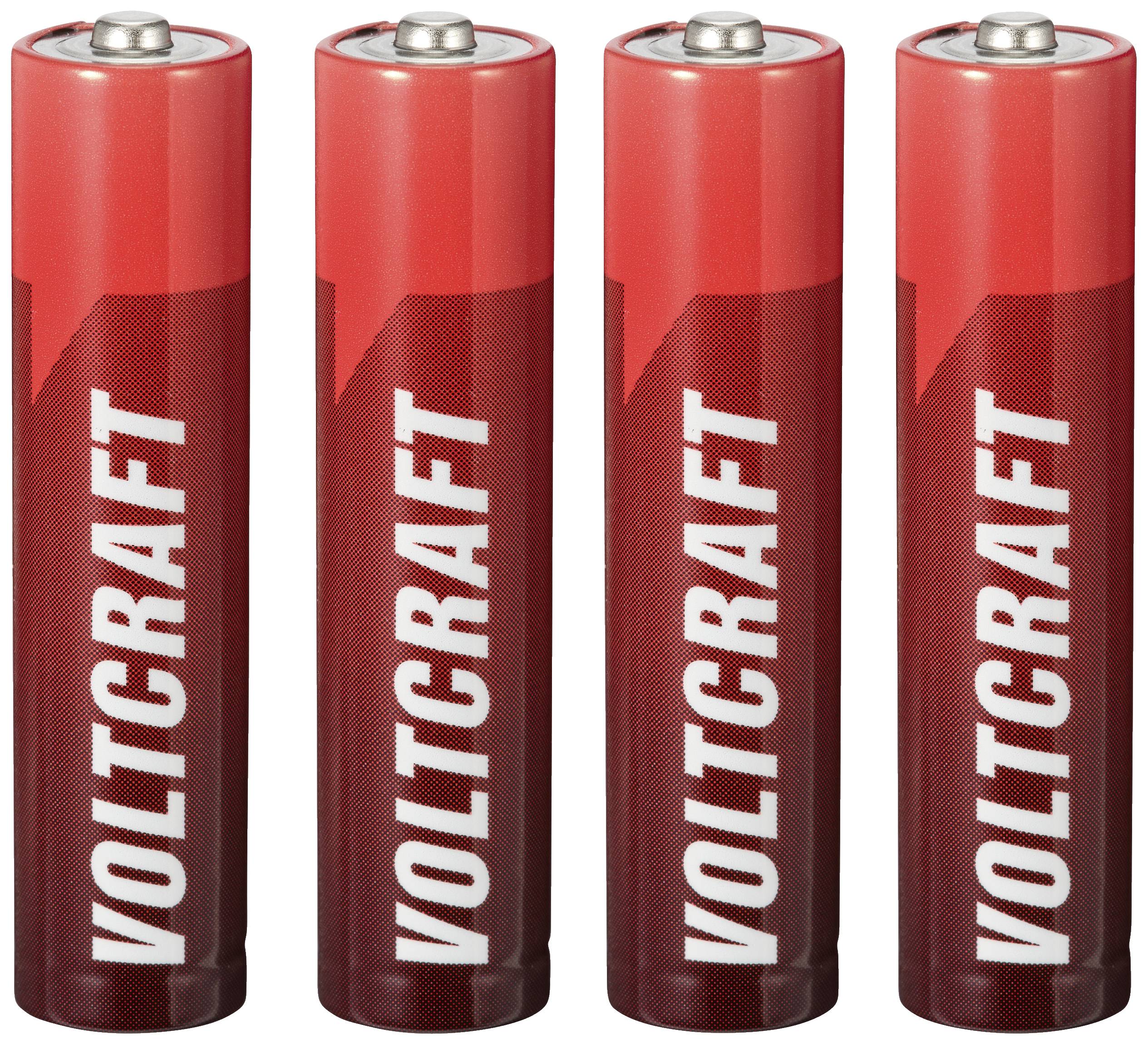 Fyra röda AA-batterier av märket Voltcraft står bredvid varandra.
