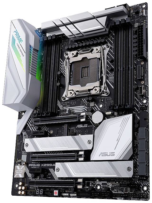 Moderkort Asus Prime X299-A med sockel för Intel-processorer, flera RAM-platser och kylare, idealiskt för högpresterande datorer.