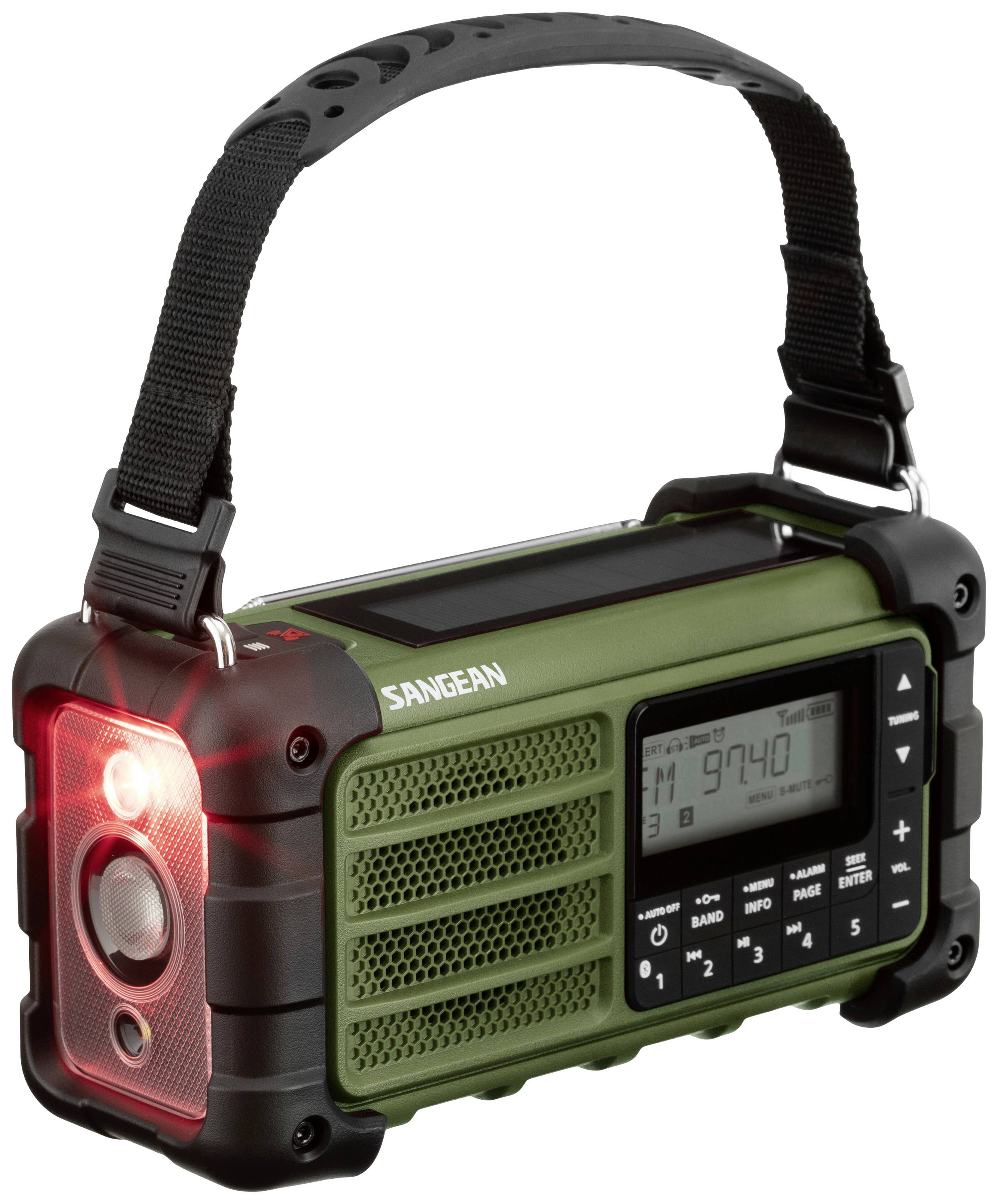 En bärbar grön radio med LED-belysning, en digital display, gummiskydd och ett svart bärband. Perfekt för utomhusaktiviteter.