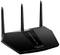 En svart router med tre antenner visar en rad med LED-lampor. Varumärket 'Nighthawk' syns längst ner på enheten.