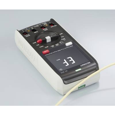 Digitalmultimeter med displayvisning '33', vridbar omkopplare för spänning, resistans och andra inställningar; två kontakter för mätledningar.